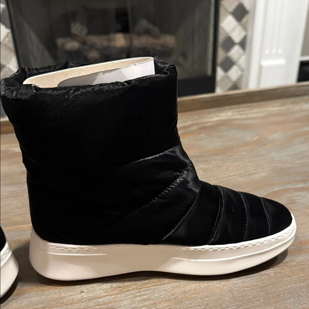 Gentle Souls by Kenneth Cole Rosette Puff Boots 7 NWOB Black Nylon Platform Cozy